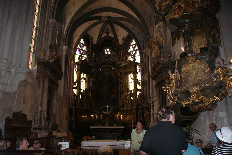 Innenansicht der renovierten Geisskirche - Sopron