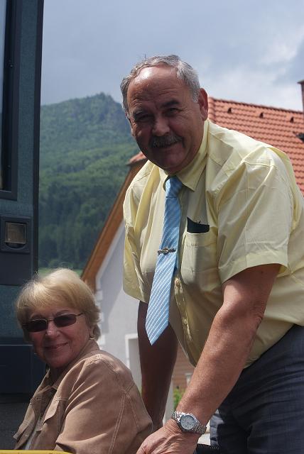 Hermi und unser Chaffeur des Busunternehmens Baumfried, Walter